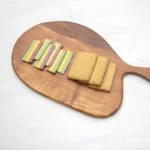 خرید قیمت تخته سرو غذا چوبی دست‌ساز ساخته شده از چوب طبیعی با طراحی مینیمال